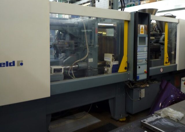 Used injection moulding machine